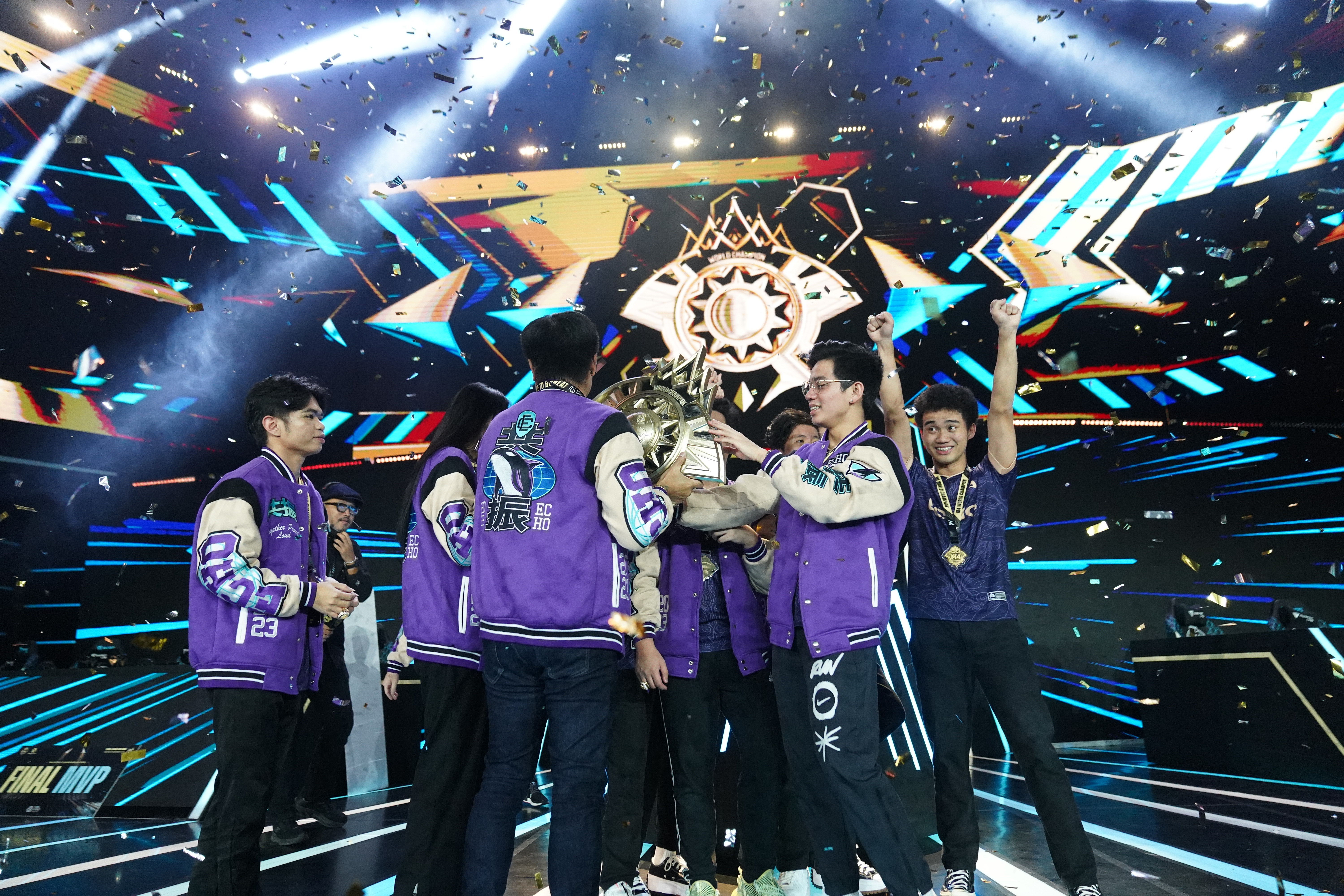 关于球场强强对抗,顶尖球队拼尽全力争夺胜利的信息 关于球场强强对抗,顶尖球队拼尽全力争夺胜利的信息