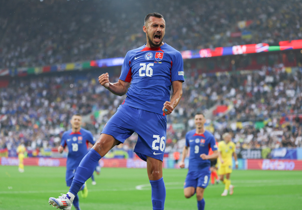 爱游戏大厅-关于乌克兰不敌对手，欧洲杯前景堪忧的信息