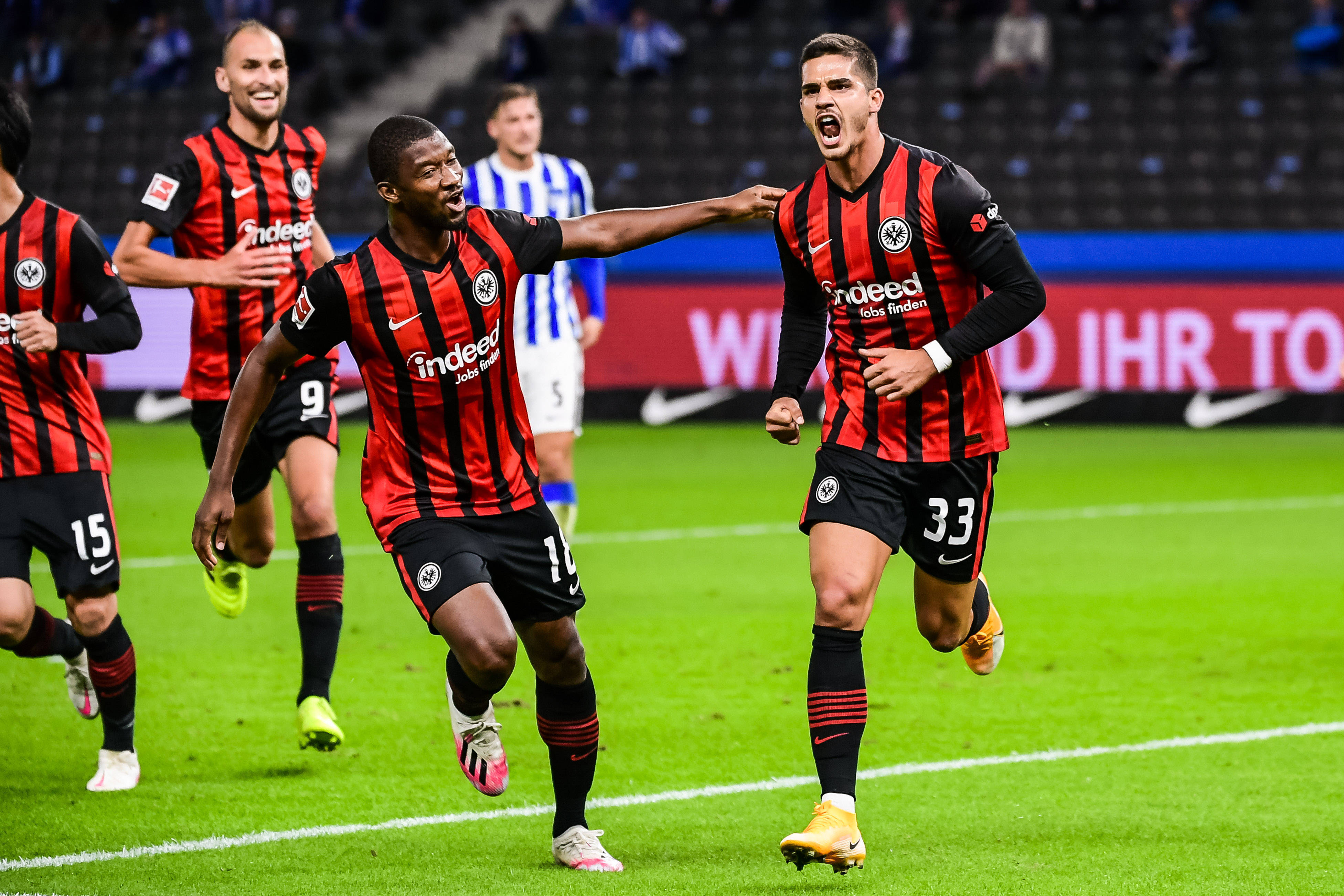 爱游戏娱乐-阿贾克斯夺得荷甲冠军，斩获连冠壮举