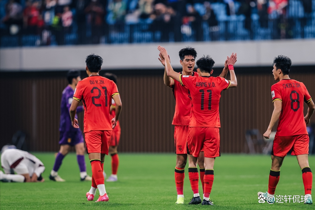 中国足球联赛备受瞩目，球员实力逐渐崭露头角的简单介绍