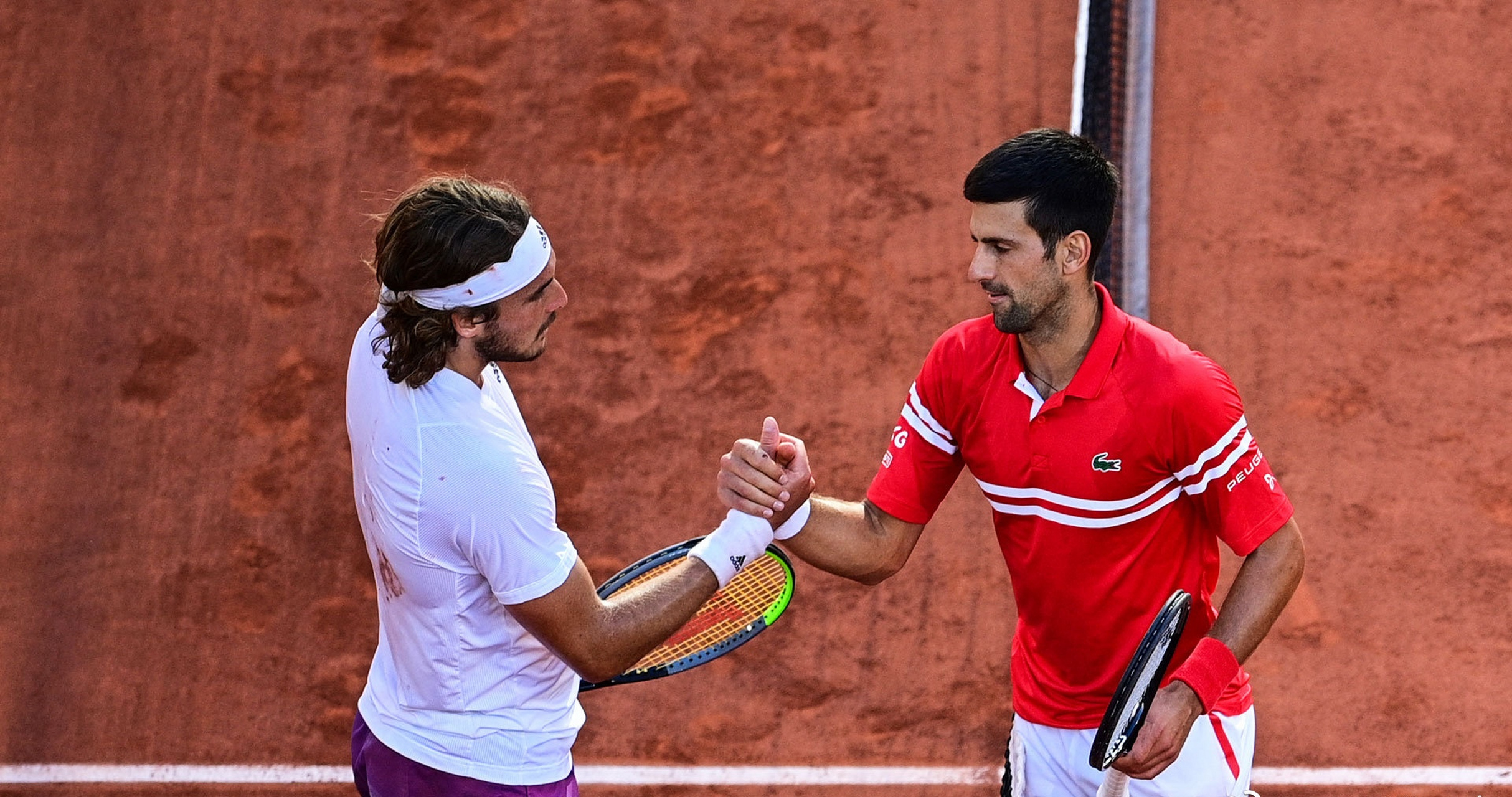 澳网险胜法网，西西帕斯扛起全队